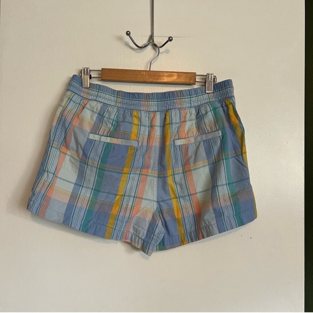 Gap blue plaid pull on elastic waist shorts 
size medium - Picture 2 of 5